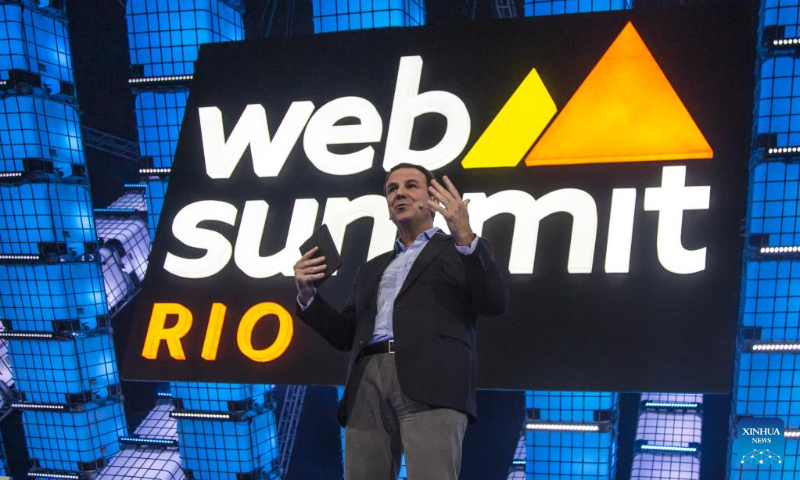 Keynote speaker highlights AI agents driving innovation on summit stage